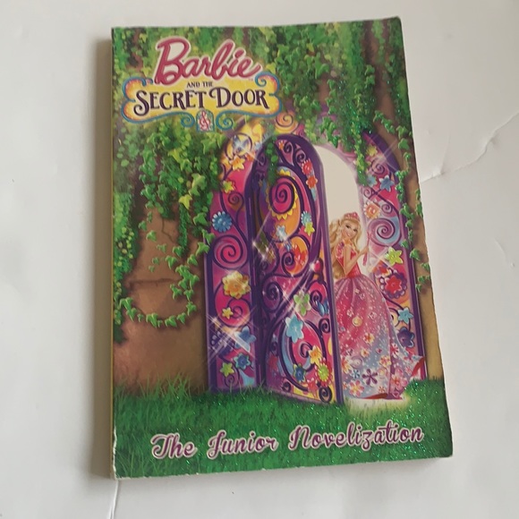 Barbie and the Secret Door - paperback book - Picture 1 of 1